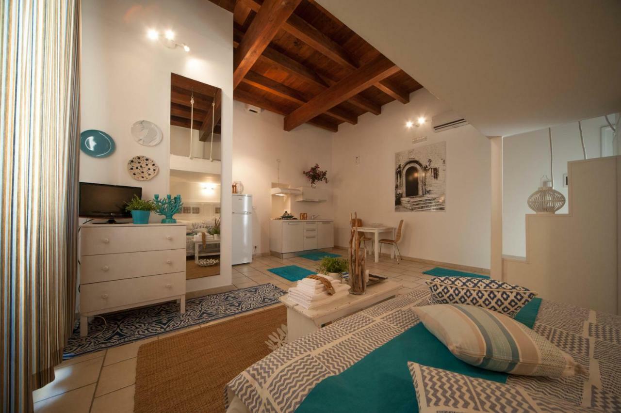 Portadamare Bed & Breakfast Trani Bagian luar foto