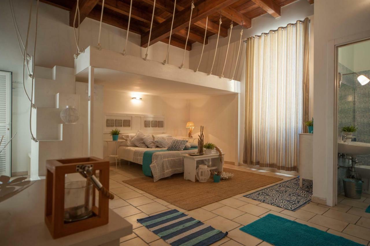 Portadamare Bed & Breakfast Trani Bagian luar foto
